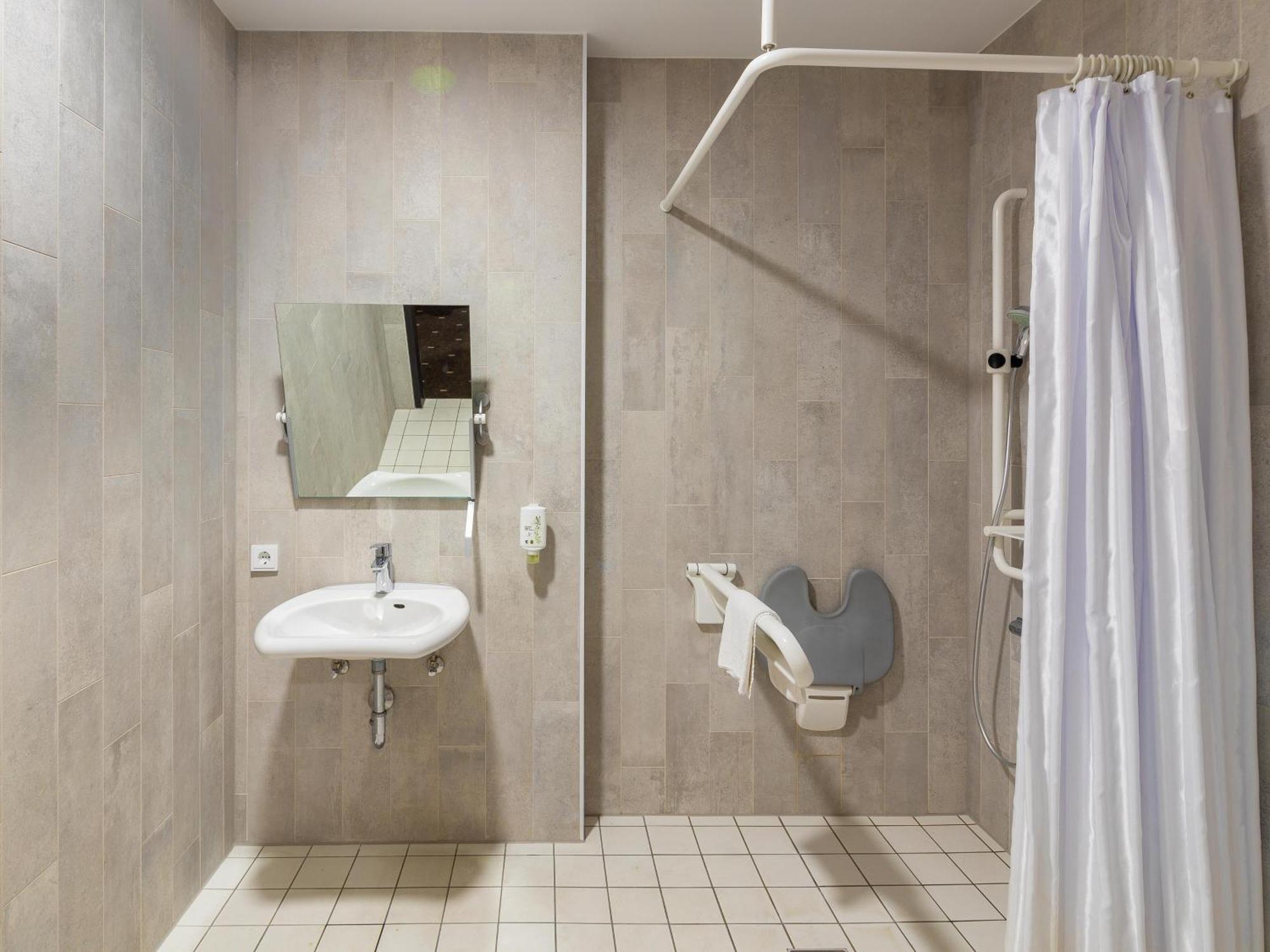 B&B Hotel Moenchengladbach Экстерьер фото