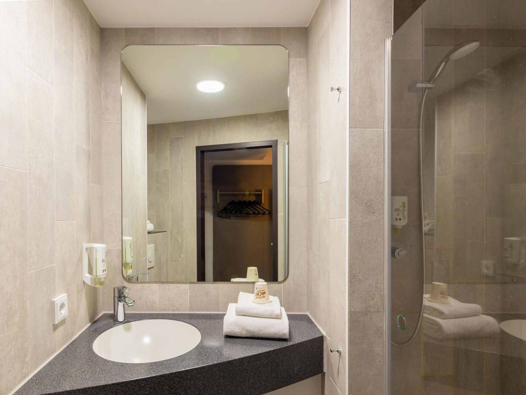B&B Hotel Moenchengladbach Экстерьер фото